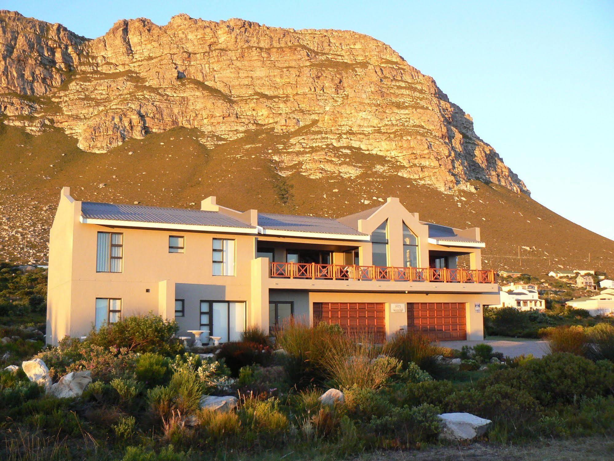 Van Den Berg'S Guesthouse Bettyʼs Bay エクステリア 写真