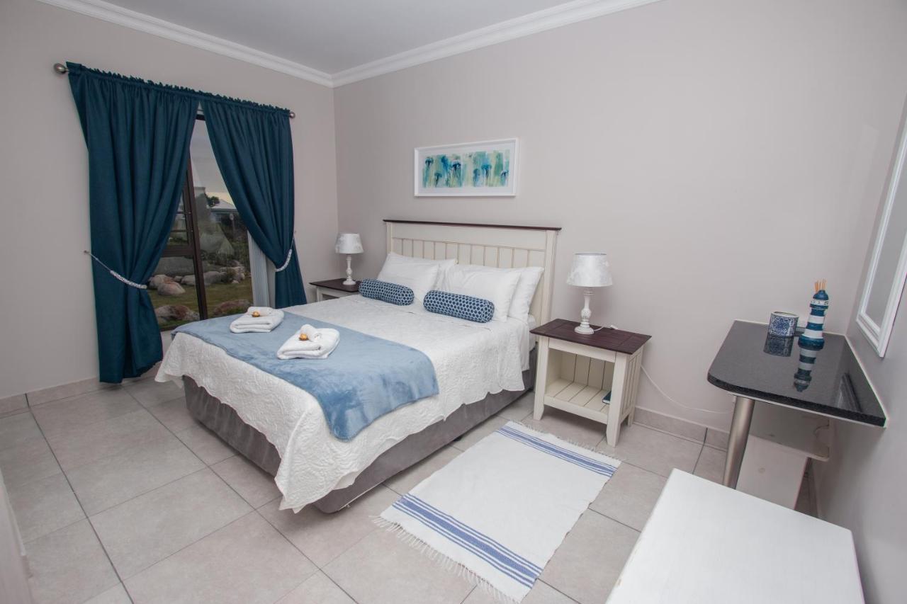 Van Den Berg'S Guesthouse Bettyʼs Bay エクステリア 写真