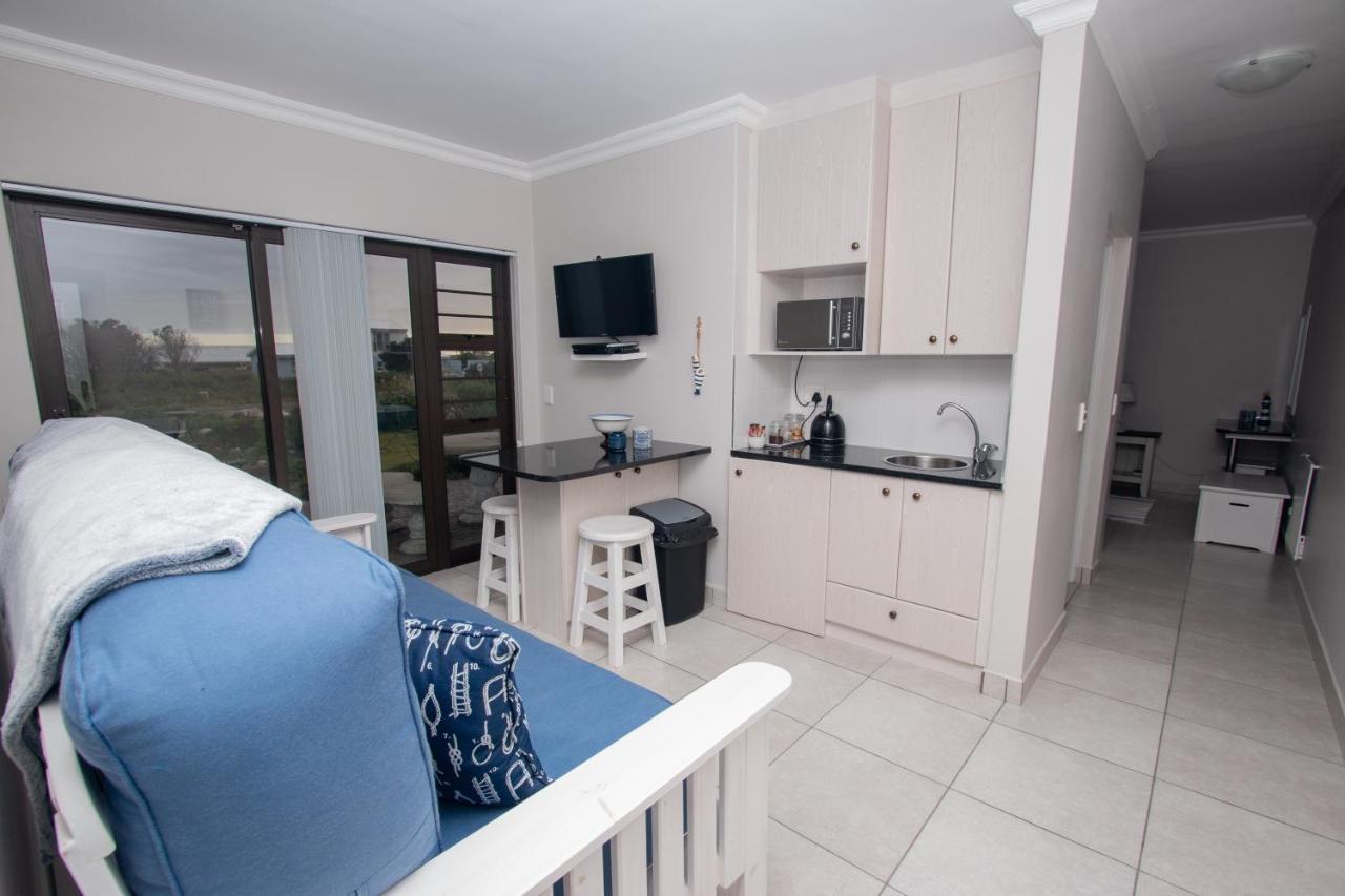 Van Den Berg'S Guesthouse Bettyʼs Bay エクステリア 写真