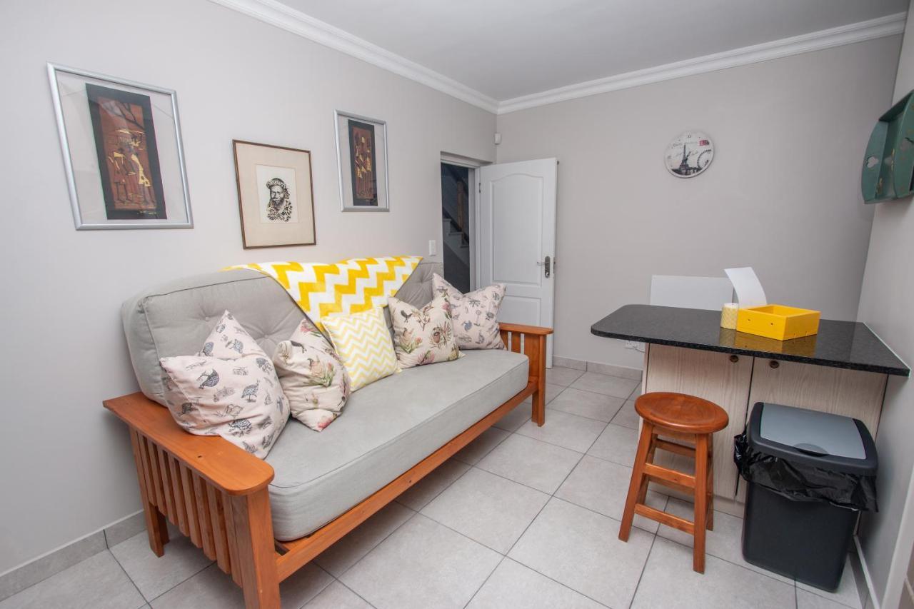 Van Den Berg'S Guesthouse Bettyʼs Bay エクステリア 写真