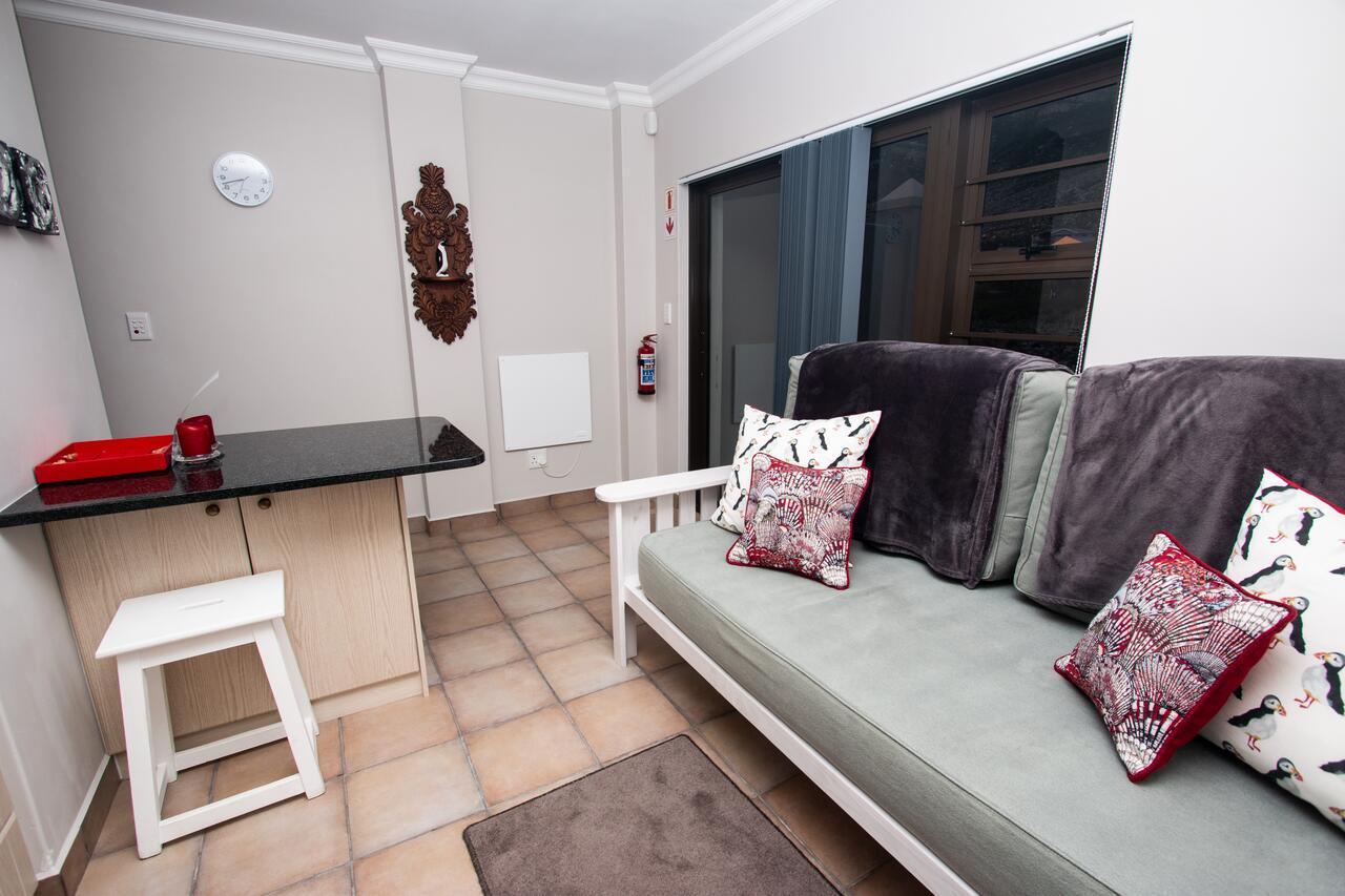 Van Den Berg'S Guesthouse Bettyʼs Bay エクステリア 写真