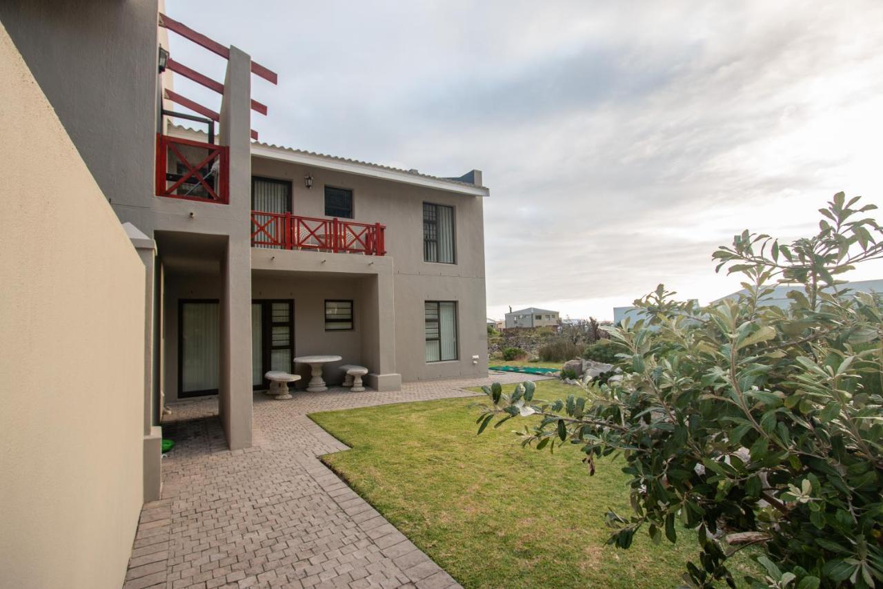 Van Den Berg'S Guesthouse Bettyʼs Bay エクステリア 写真